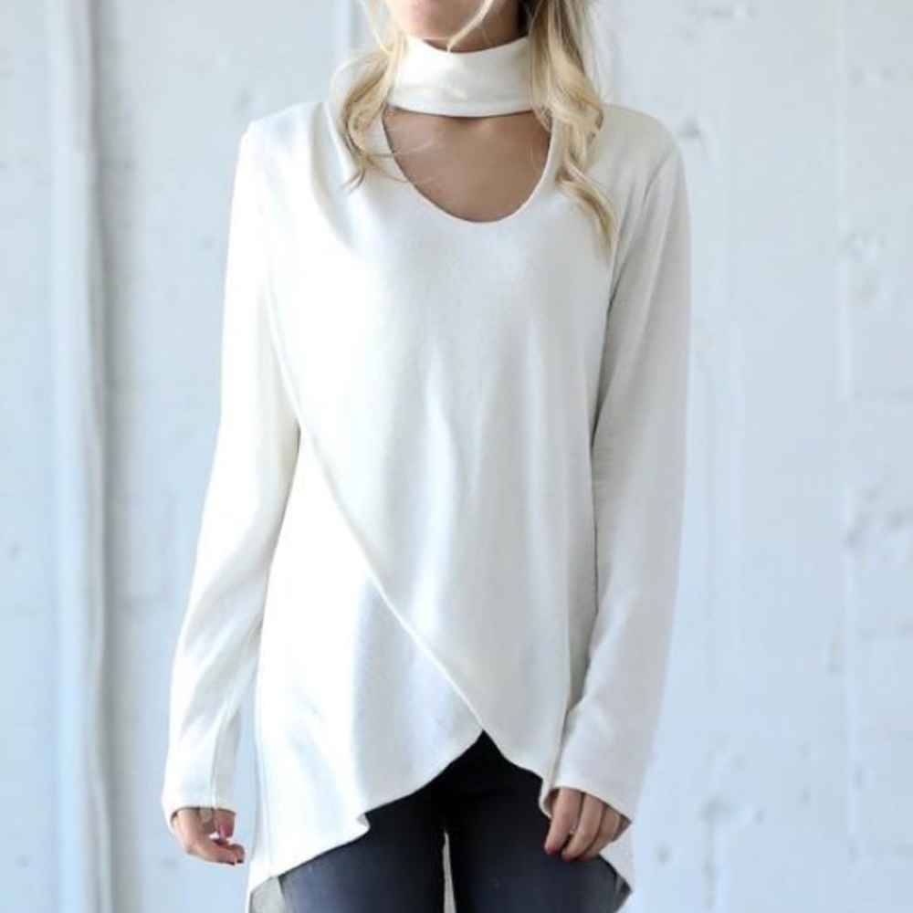 Ivory keyhole tunic